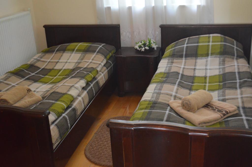 Alex'S Cosy Guesthouse Тбилиси Стая снимка