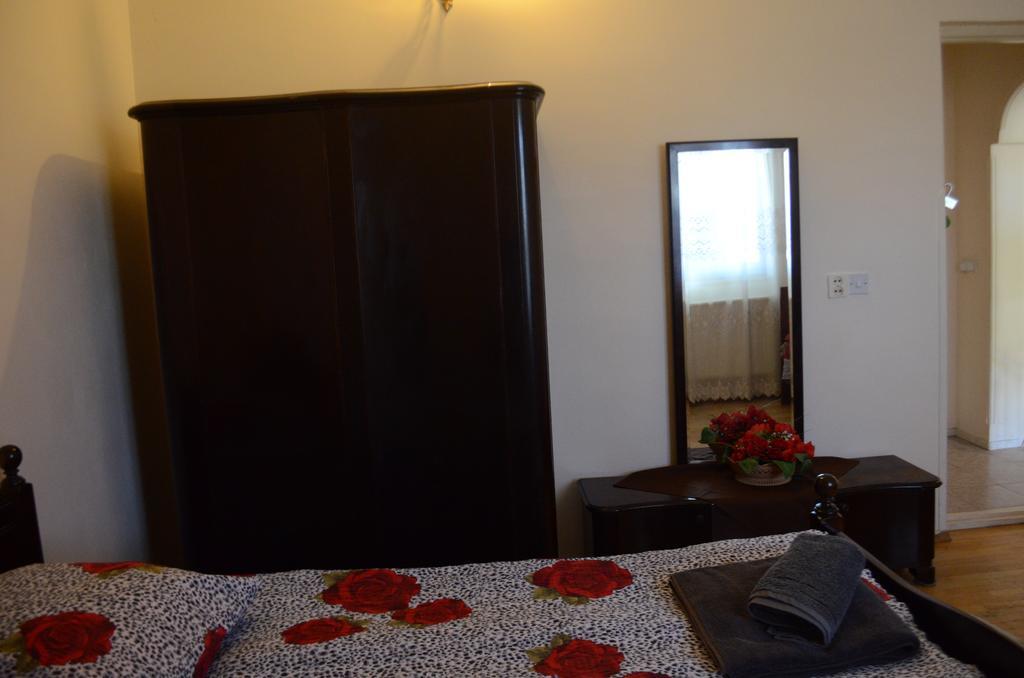 Alex'S Cosy Guesthouse Тбилиси Екстериор снимка