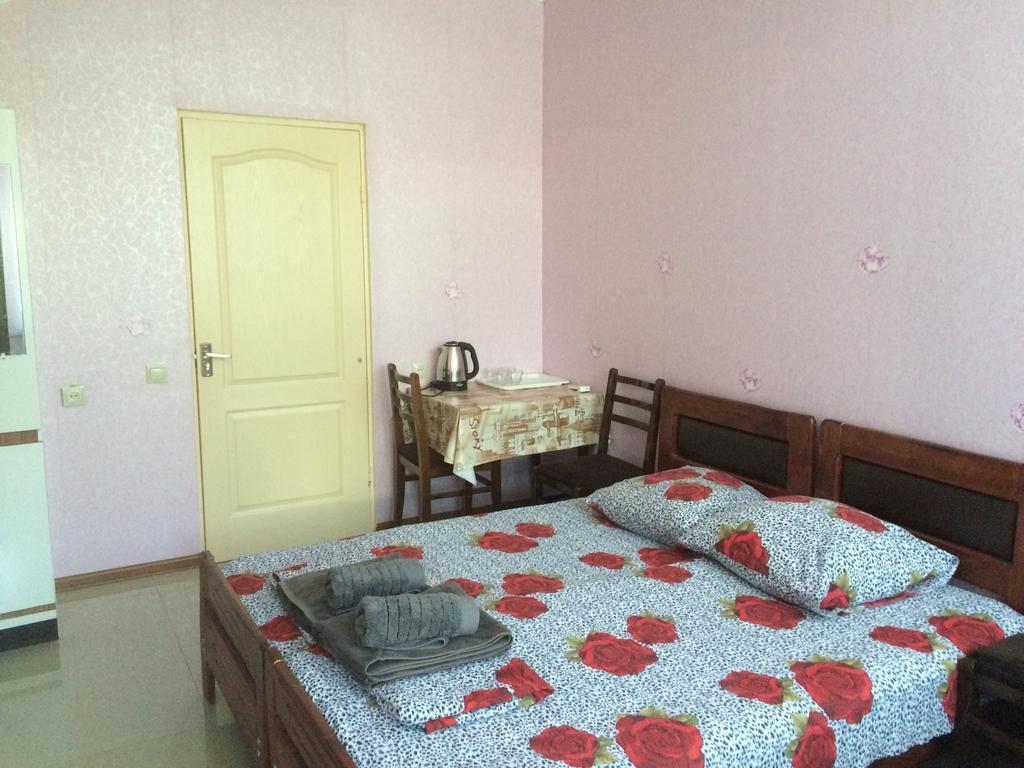 Alex'S Cosy Guesthouse Тбилиси Екстериор снимка