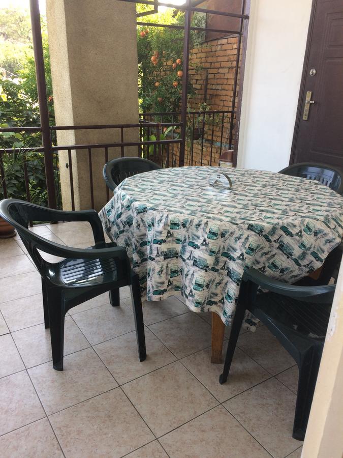 Alex'S Cosy Guesthouse Тбилиси Екстериор снимка